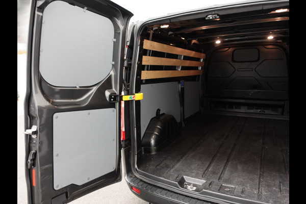 Ford Transit Custom 300 2.0 TDCI 130pk L2H1 Trend Automaat Airco Navigatie Cruisecontrol Camera Parkeersensoren Trekhaak Betimmering