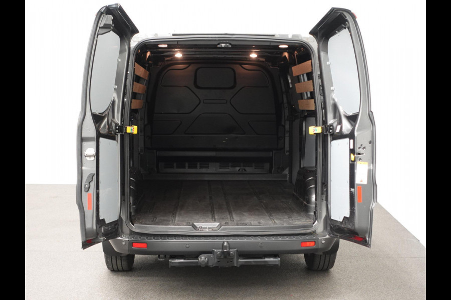 Ford Transit Custom 300 2.0 TDCI 130pk L2H1 Trend Automaat Airco Navigatie Cruisecontrol Camera Parkeersensoren Trekhaak Betimmering