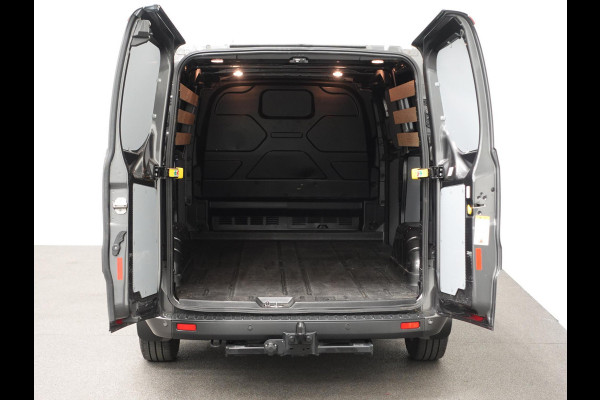 Ford Transit Custom 300 2.0 TDCI 130pk L2H1 Trend Automaat Airco Navigatie Cruisecontrol Camera Parkeersensoren Trekhaak Betimmering