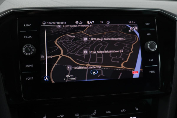 Volkswagen Passat 1.4 TSI PHEV GTE | Head-Up | Stoelverwarming | Camera | Adaptive cruise | Massage | Side Assist | Carplay | Matrix LED | Achterbankverwarming | Navigatie