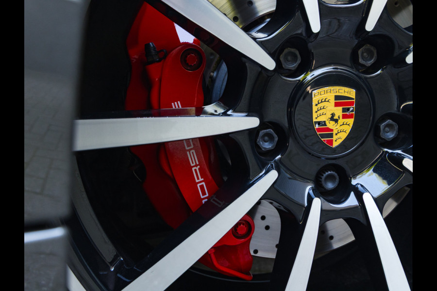 Porsche 911 3.0 Carrera 4S - Glasdak - Achterasbesturing - 18-Voudig - Sport Chrono - Stoelventilatie