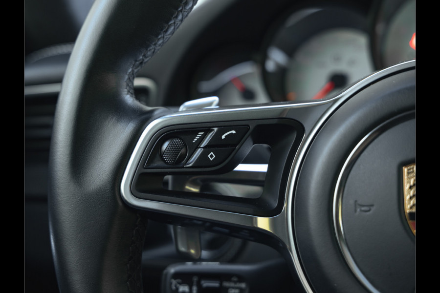 Porsche 911 3.0 Carrera 4S - Glasdak - Achterasbesturing - 18-Voudig - Sport Chrono - Stoelventilatie