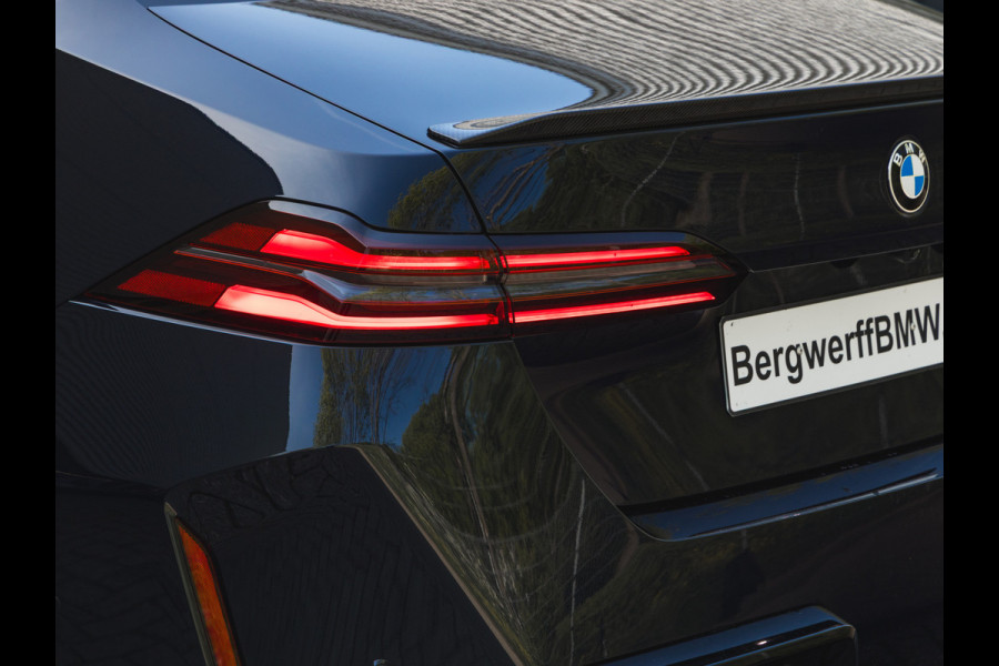 BMW 5 Serie M5 - Direct Beschikbaar! - Keramisch - Full-Option