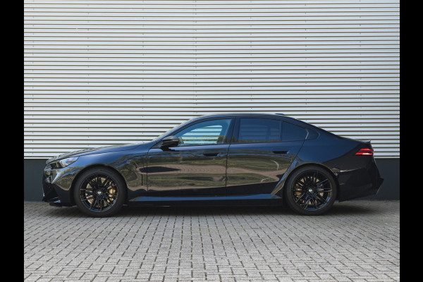 BMW 5 Serie M5 - Direct Beschikbaar! - Keramisch - Full-Option