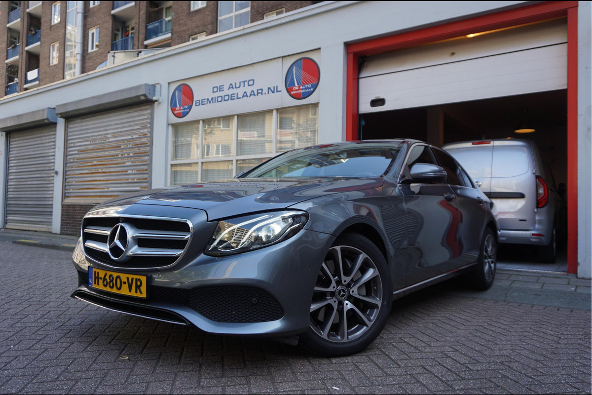 Mercedes-Benz E-Klasse 350 Premium Plus Exclusive Night | Sfeerverlichting | Panoramadak | Stoelen met MEMORY/ VERWAMING/ KOELING | Geperforeerd leer Mercedes-Benz E-Klasse 350 Premium Plus Exclusive Night | Sfeerverlichting | Panoramadak | Stoelen met MEMORY/ VERWAMING/ KOELING | Geperforeerd leer