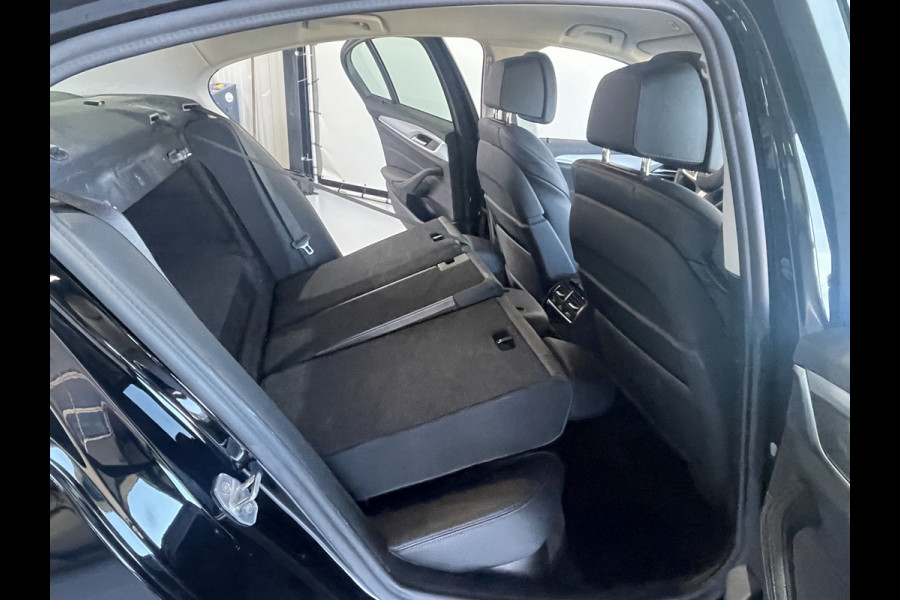 BMW 5 Serie 530e iPerformance eDrive Edition Leder / Navi / Camera