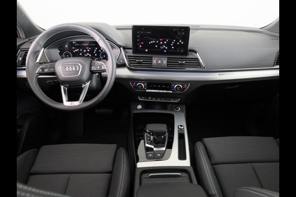 Audi Q5 S edition Competition 50 TFSI e 220 kW / 299 PK SU panoramadak, adaptive airsuspension, comfortsleutel, optiekpakket zwart plus, assistentiepakket parking