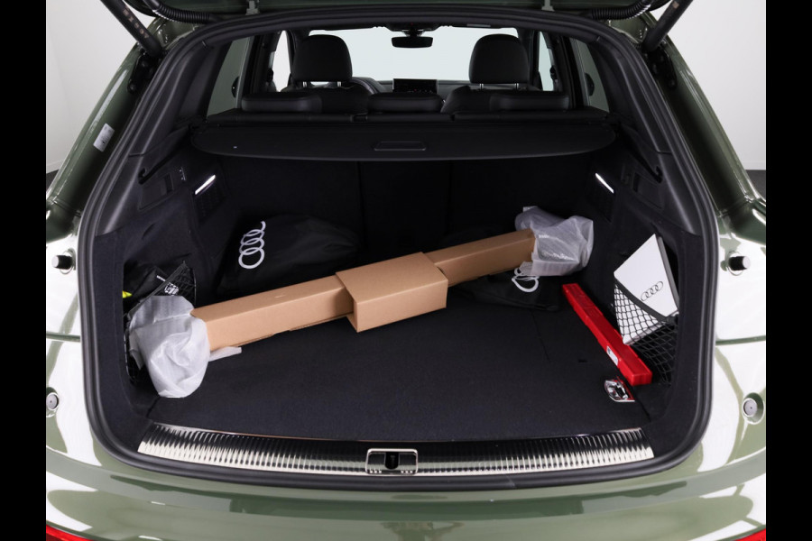Audi Q5 S edition Competition 50 TFSI e 220 kW / 299 PK SU panoramadak, adaptive airsuspension, comfortsleutel, optiekpakket zwart plus, assistentiepakket parking