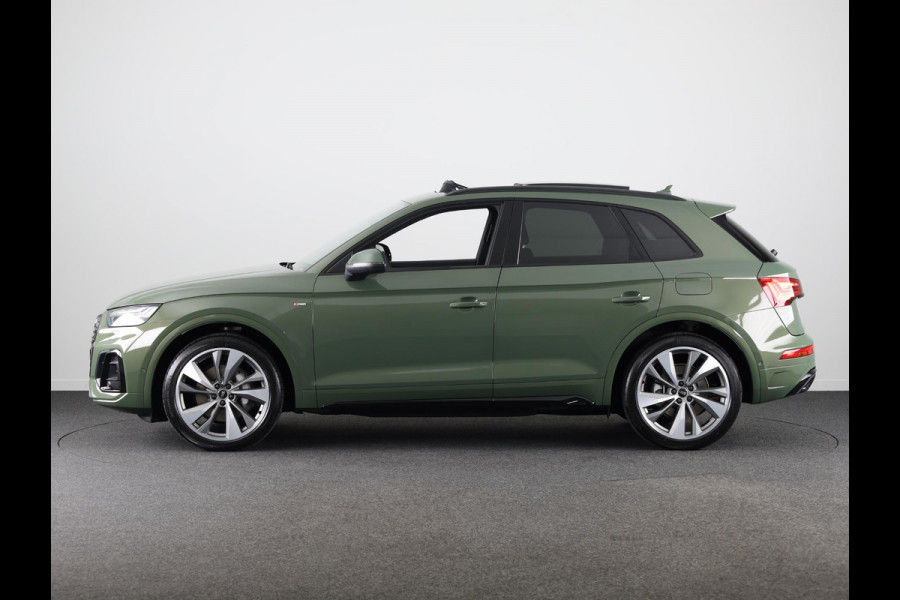 Audi Q5 S edition Competition 50 TFSI e 220 kW / 299 PK SU panoramadak, adaptive airsuspension, comfortsleutel, optiekpakket zwart plus, assistentiepakket parking