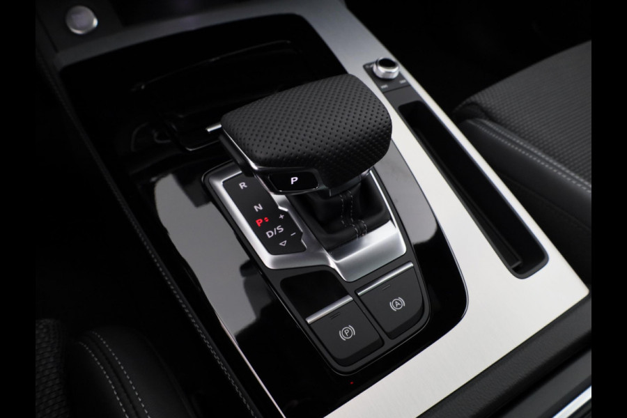 Audi Q5 S edition Competition 50 TFSI e 220 kW / 299 PK SU panoramadak, adaptive airsuspension, comfortsleutel, optiekpakket zwart plus, assistentiepakket parking