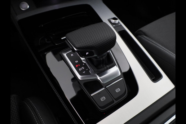 Audi Q5 S edition Competition 50 TFSI e 220 kW / 299 PK SU panoramadak, adaptive airsuspension, comfortsleutel, optiekpakket zwart plus, assistentiepakket parking