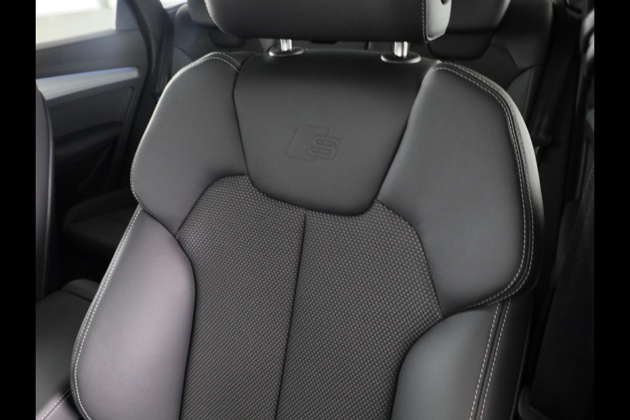Audi Q5 S edition Competition 50 TFSI e 220 kW / 299 PK SU panoramadak, adaptive airsuspension, comfortsleutel, optiekpakket zwart plus, assistentiepakket parking