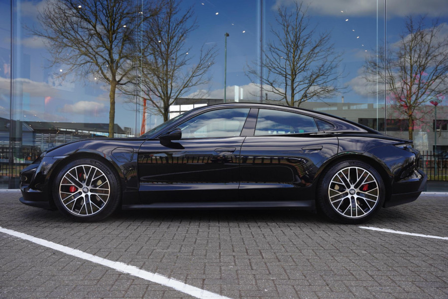 Porsche Taycan 4S 79 kWh INNODRIVE ACHTERASBESTURING BOSE SURROUND