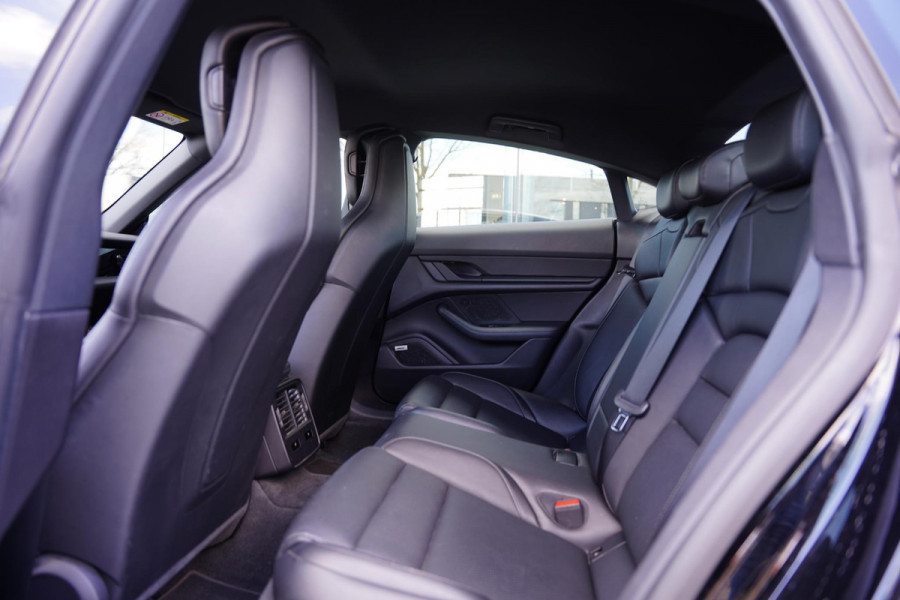 Porsche Taycan 4S 79 kWh INNODRIVE ACHTERASBESTURING BOSE SURROUND