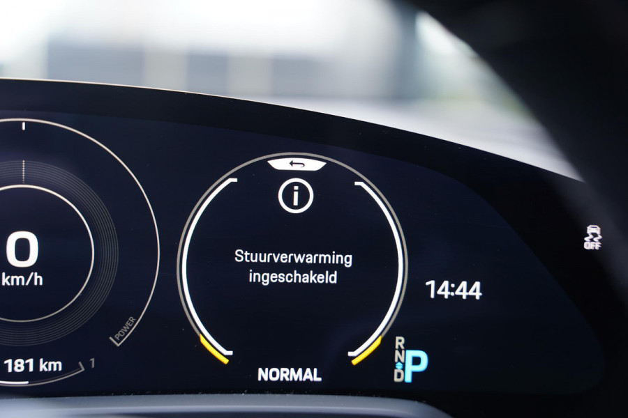 Porsche Taycan 4S 79 kWh INNODRIVE ACHTERASBESTURING BOSE SURROUND