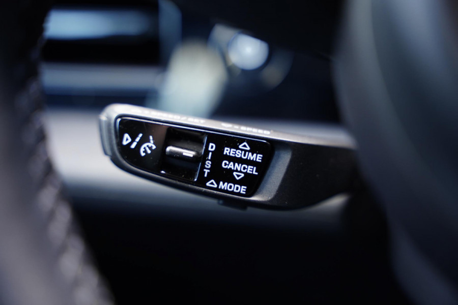 Porsche Taycan 4S 79 kWh INNODRIVE ACHTERASBESTURING BOSE SURROUND