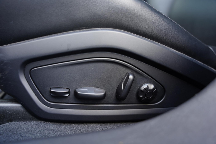 Porsche Taycan 4S 79 kWh INNODRIVE ACHTERASBESTURING BOSE SURROUND