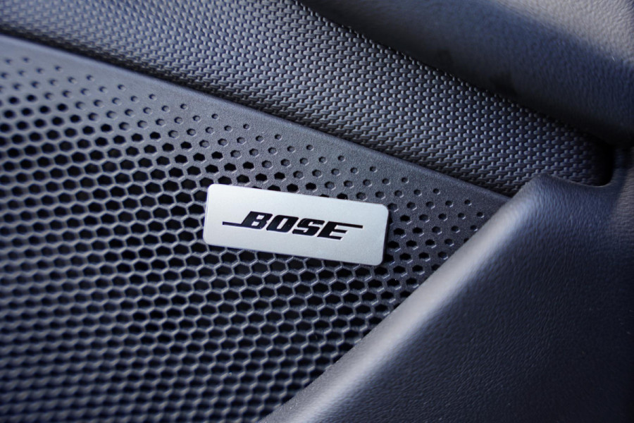 Porsche Taycan 4S 79 kWh INNODRIVE ACHTERASBESTURING BOSE SURROUND