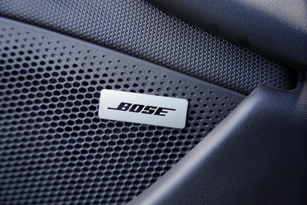 Porsche Taycan 4S 79 kWh INNODRIVE ACHTERASBESTURING BOSE SURROUND