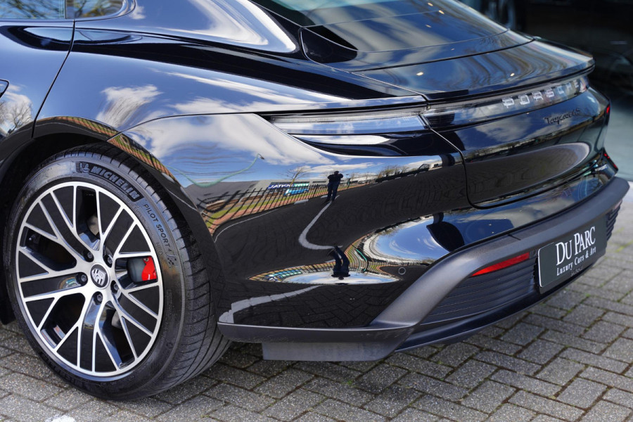 Porsche Taycan 4S 79 kWh INNODRIVE ACHTERASBESTURING BOSE SURROUND