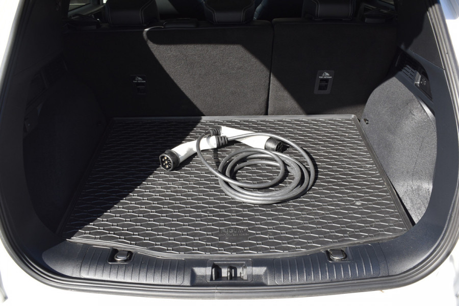 Ford Kuga 2.5 PHEV Titanium X Automaat / Keyless / B&O Audio / Trekhaak / Carplay / 18" LM