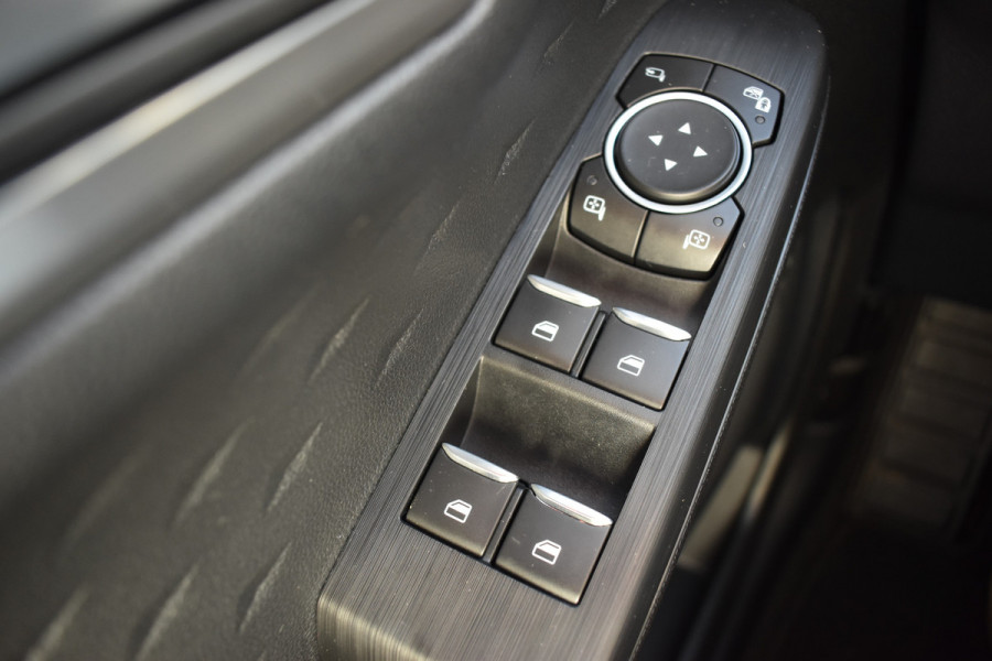 Ford Kuga 2.5 PHEV Titanium X Automaat / Keyless / B&O Audio / Trekhaak / Carplay / 18" LM