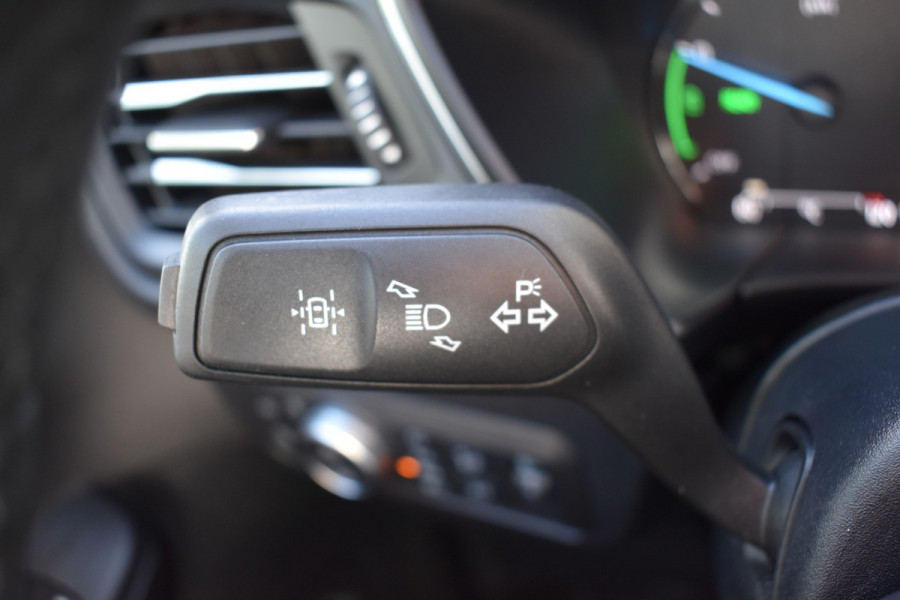Ford Kuga 2.5 PHEV Titanium X Automaat / Keyless / B&O Audio / Trekhaak / Carplay / 18" LM