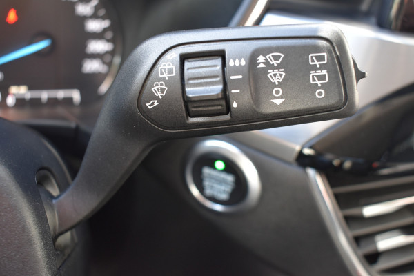 Ford Kuga 2.5 PHEV Titanium X Automaat / Keyless / B&O Audio / Trekhaak / Carplay / 18" LM