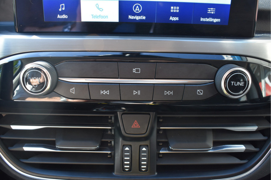 Ford Kuga 2.5 PHEV Titanium X Automaat / Keyless / B&O Audio / Trekhaak / Carplay / 18" LM
