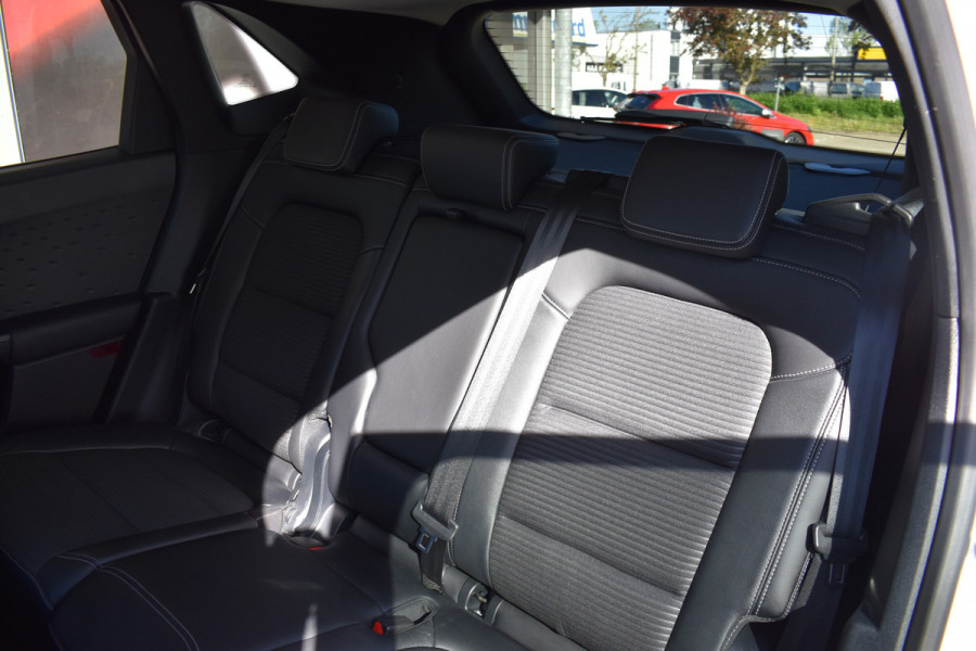 Ford Kuga 2.5 PHEV Titanium X Automaat / Keyless / B&O Audio / Trekhaak / Carplay / 18" LM