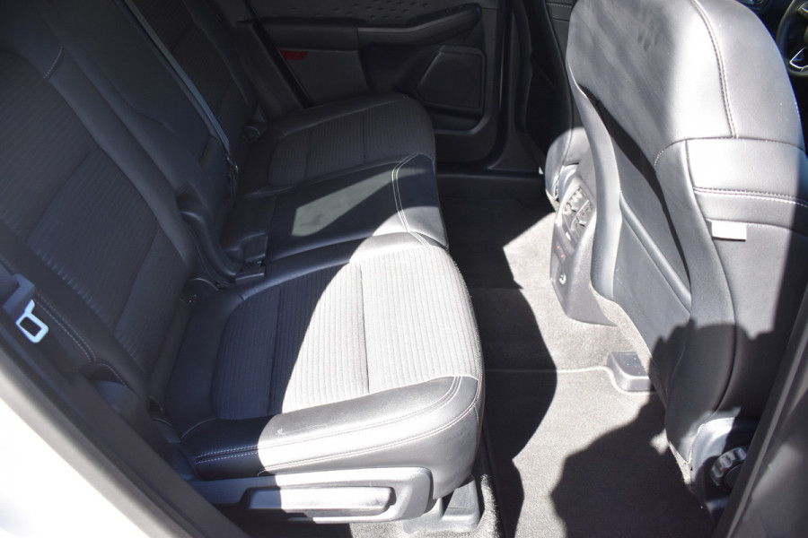 Ford Kuga 2.5 PHEV Titanium X Automaat / Keyless / B&O Audio / Trekhaak / Carplay / 18" LM