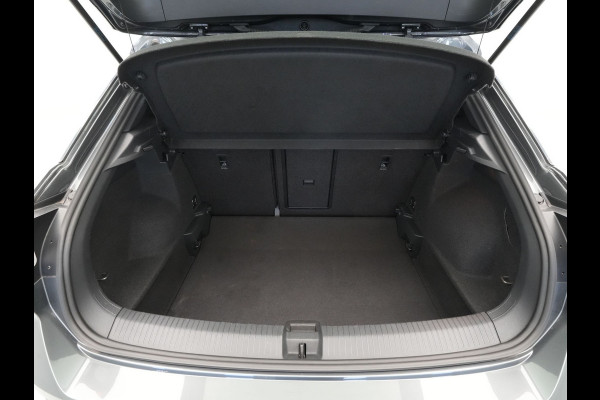 Volkswagen T-Roc 1.5 TSI 150pk DSG Sport Navigatie Trekhaak Stoelverwarming Pdc 129