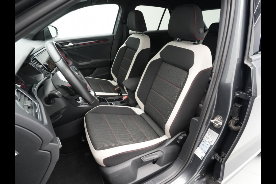 Volkswagen T-Roc 1.5 TSI 150pk DSG Sport Navigatie Trekhaak Stoelverwarming Pdc 129