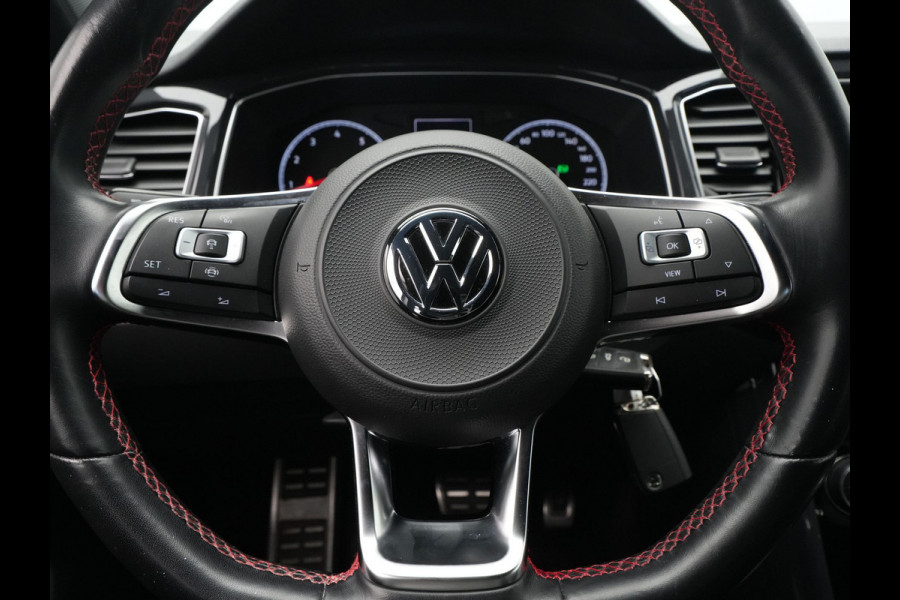 Volkswagen T-Roc 1.5 TSI 150pk DSG Sport Navigatie Trekhaak Stoelverwarming Pdc 129