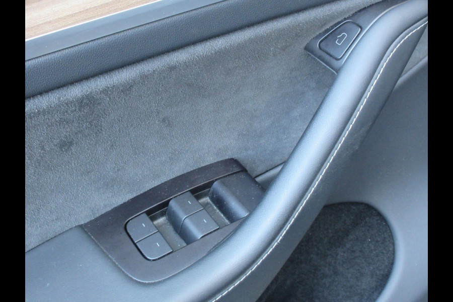 Tesla Model Y Long Range AWD 75 kWh Trekhaak Inclusief BTW!