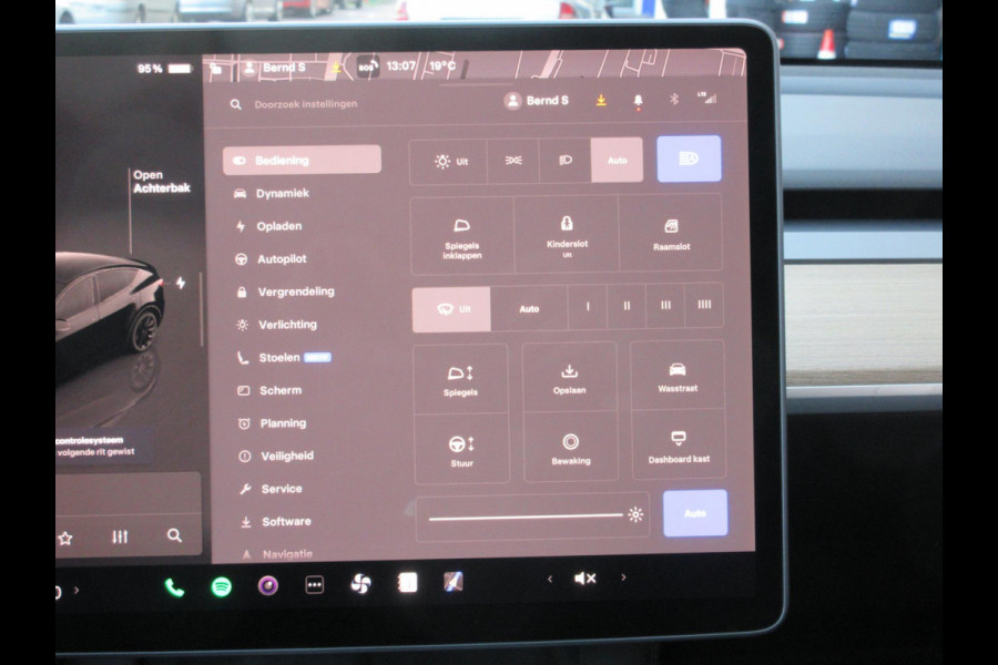 Tesla Model Y Long Range AWD 75 kWh Trekhaak Inclusief BTW!