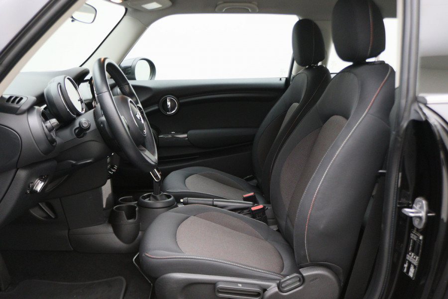 MINI Mini 1.5 Cooper Essential Automaat LED, Airco, Bluetooth, DAB, Elektr. Pakket