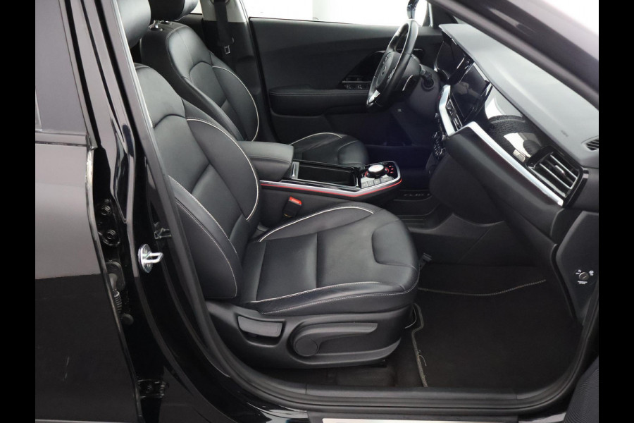 Kia e-Niro ExecutiveLine 64 kWh 1e EIG ACCUTEST 100% BIJNA 2021 !204 PK WLTP 468 KM!! 3-FASE. NAVI.DODEHOEK WARMTEPOMP GARANTIE TOT 12-2030**