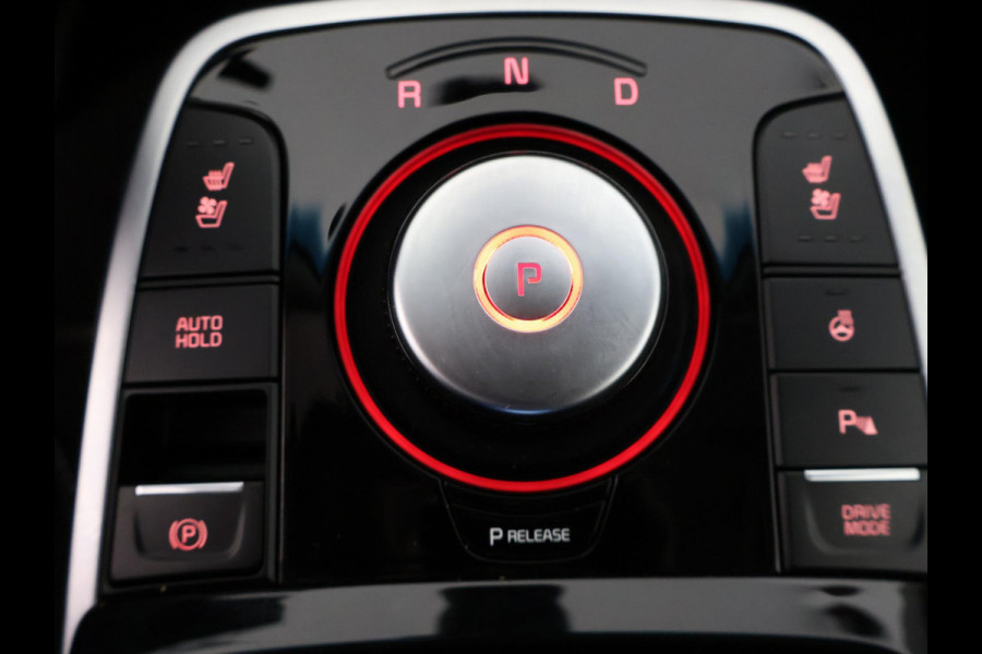 Kia e-Niro ExecutiveLine 64 kWh 1e EIG ACCUTEST 100% BIJNA 2021 !204 PK WLTP 468 KM!! 3-FASE. NAVI.DODEHOEK WARMTEPOMP GARANTIE TOT 12-2030**