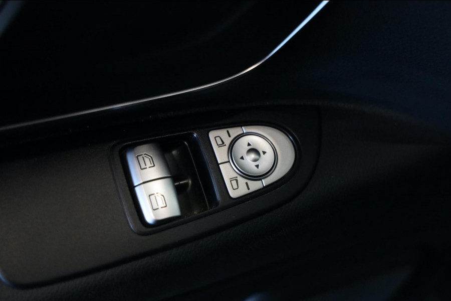 Mercedes-Benz Vito 124 CDI TOURER AUT DUBBELE CAB LED 237PK 5 PERS NAVI BLIS CLIMA CRUISE CONTROL LEASE V/A €144 P.M. INRUIL MOG