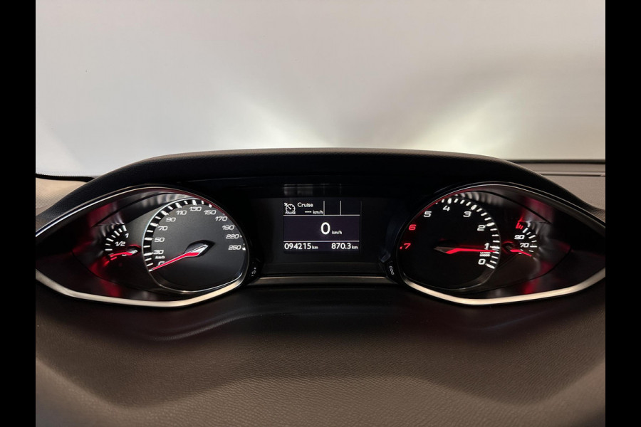 Peugeot 308 SW 1.2 110PK PureTech Blue Lease Executive Airco Navi Panoramadak Cruise Control 16" LM Velgen