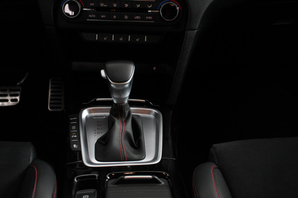 Kia ProCeed 1.6 T-GDI 204pk Automaat GT Navigatie Climate Control Adaptive Cruise Control Electrisch bedienbare achterklep DAB Keyless Entry Lichtmetalen velgen Camera