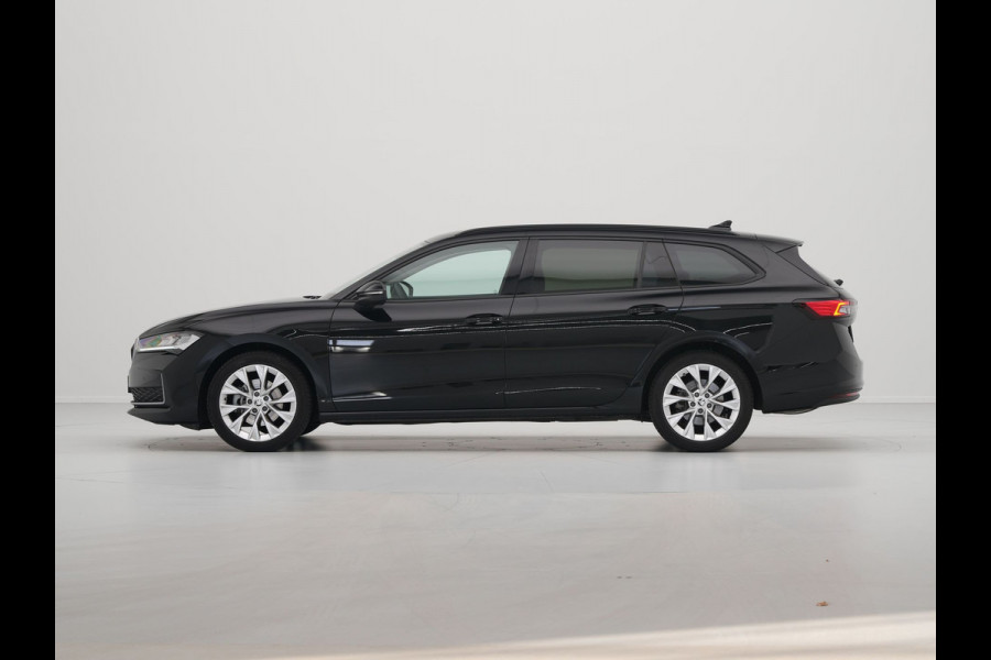 Škoda Superb Combi 1.5 TSI 150pk MHEV First Edition Trekhaak Navigatie Camera Stoelverwarming