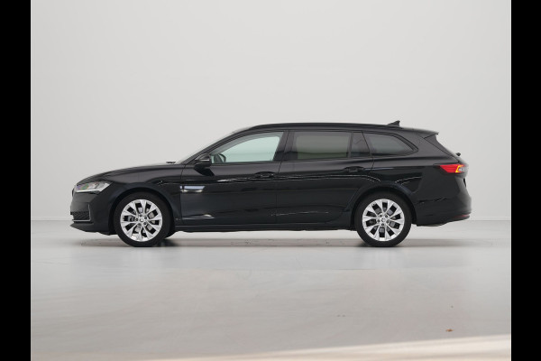 Škoda Superb Combi 1.5 TSI 150pk MHEV First Edition Trekhaak Navigatie Camera Stoelverwarming
