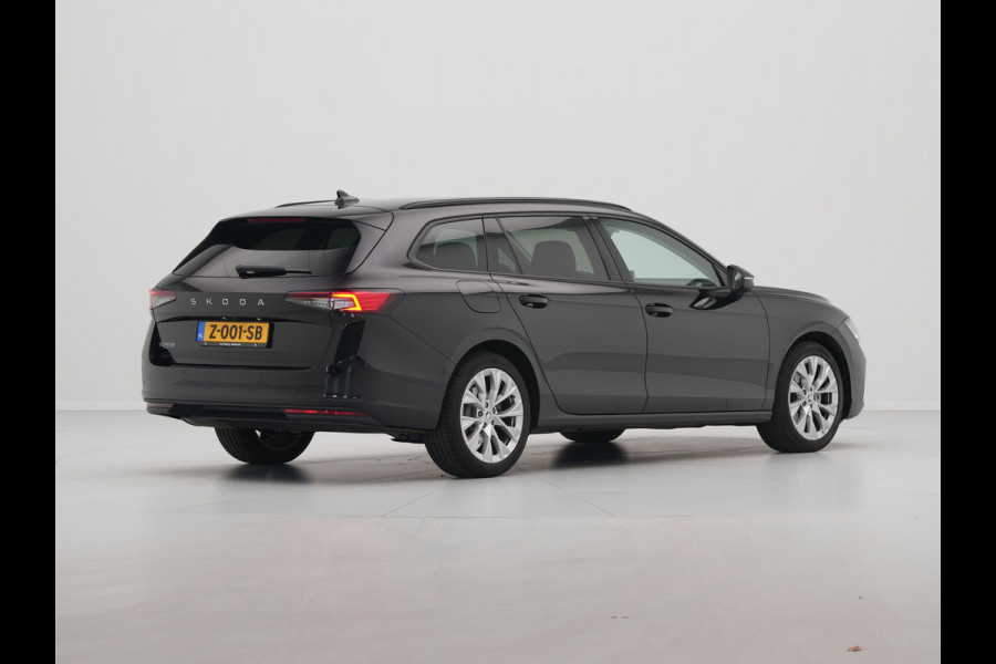 Škoda Superb Combi 1.5 TSI 150pk MHEV First Edition Trekhaak Navigatie Camera Stoelverwarming