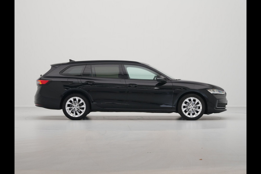 Škoda Superb Combi 1.5 TSI 150pk MHEV First Edition Trekhaak Navigatie Camera Stoelverwarming