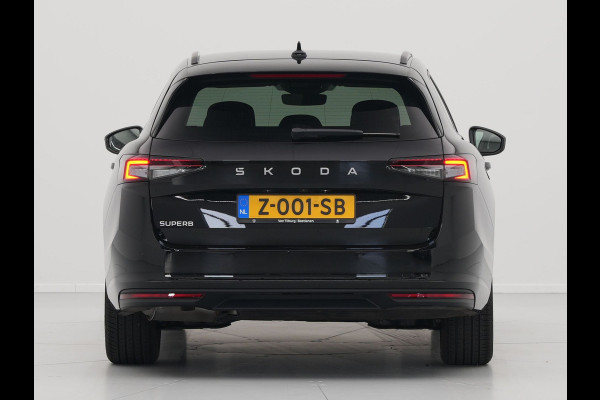 Škoda Superb Combi 1.5 TSI 150pk MHEV First Edition Trekhaak Navigatie Camera Stoelverwarming