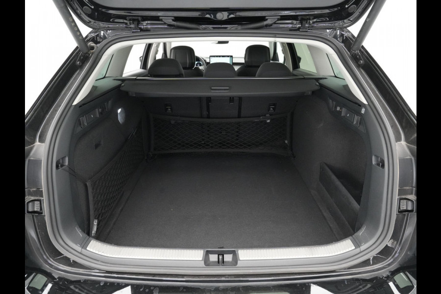 Škoda Superb Combi 1.5 TSI 150pk MHEV First Edition Trekhaak Navigatie Camera Stoelverwarming