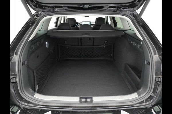 Škoda Superb Combi 1.5 TSI 150pk MHEV First Edition Trekhaak Navigatie Camera Stoelverwarming