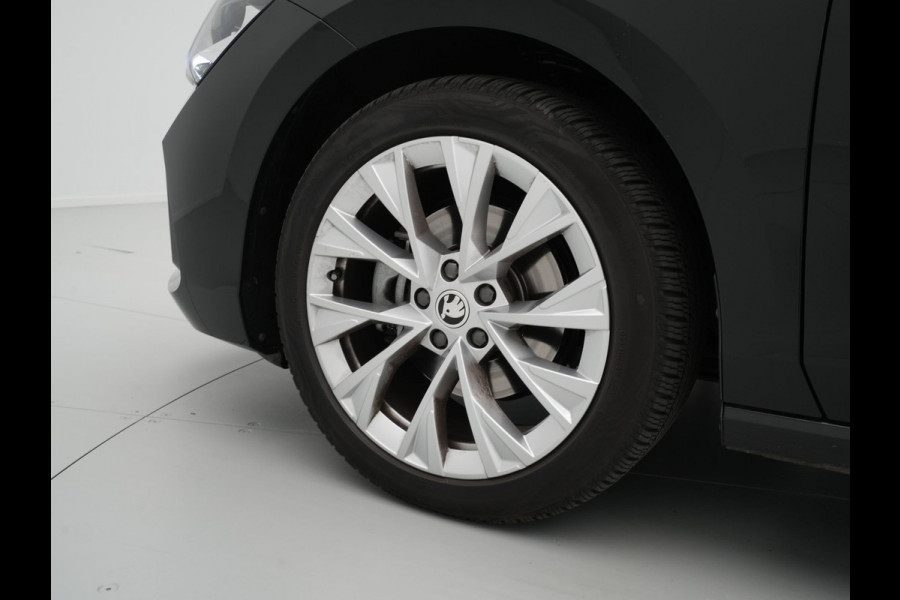 Škoda Superb Combi 1.5 TSI 150pk MHEV First Edition Trekhaak Navigatie Camera Stoelverwarming
